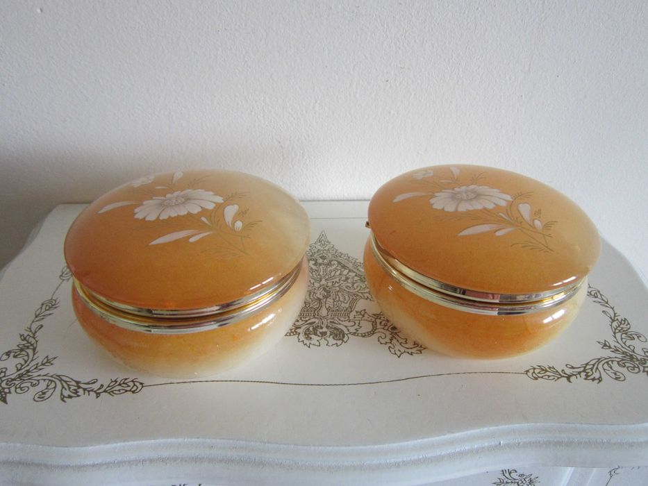 cadou rar  Caseta cutie alabastru natural pictat colectie Italia 1970