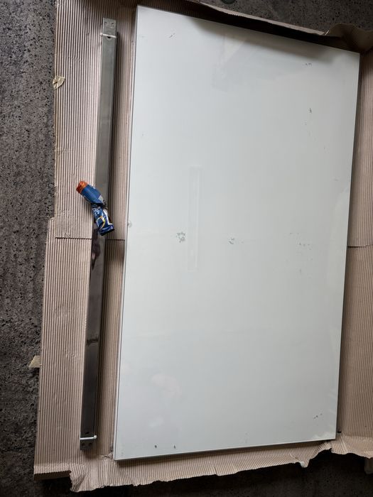 Продавам НОВА кухненска маса/ трапезна маса/ маса за хранене