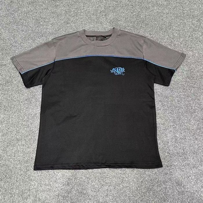 Футболка Syna World