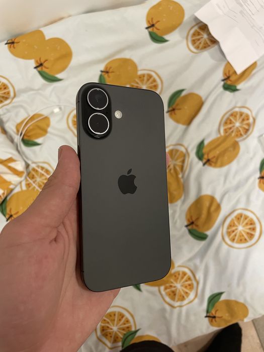 Продавам iPhone 17 256 GB