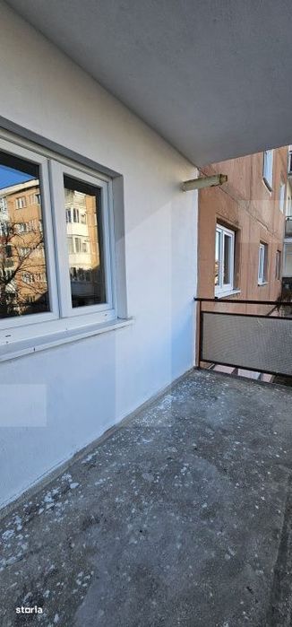 Apartament 3 camere, 2 bai – complet renovat, etaj 1, semicentral