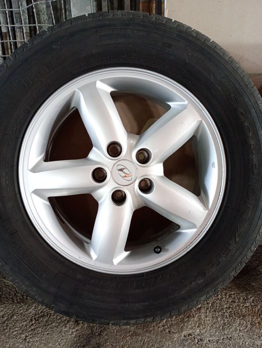 Хюндай оригинални джанти със летни  гуми 235/65/17 7J ET41 5x115 цо67