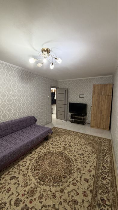 Продается 1 комн.кв с пл 40 кв.м, 4 мкр