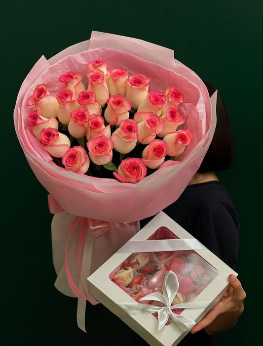 Букеты подарки розы