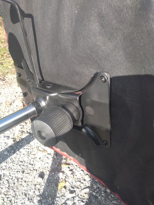 Голям удобен офис стол за претапицирание .