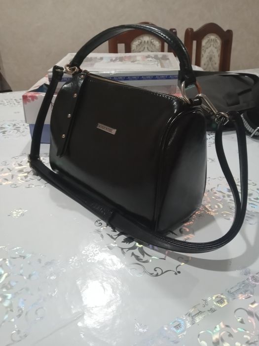 Продам женскую  сумку