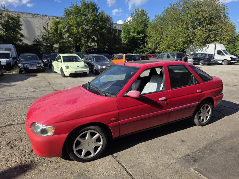 FORD Escort 1996 — imagine 3