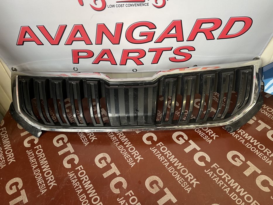 2 броя предна решетка Skoda Karoq 2017-