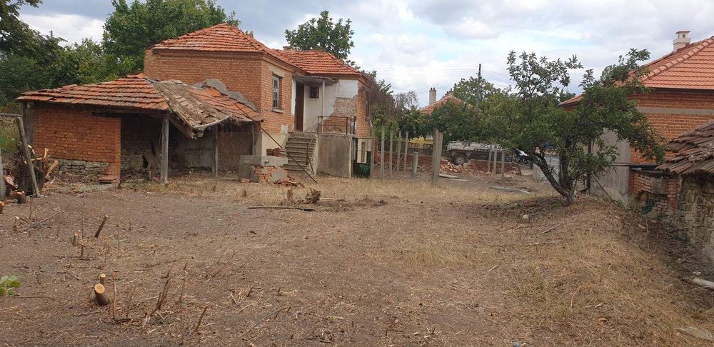БЕЗ КОМИСИОННА ОТ КУПУВАЧА Ексклузивна оферта! Парцел с постройка в с