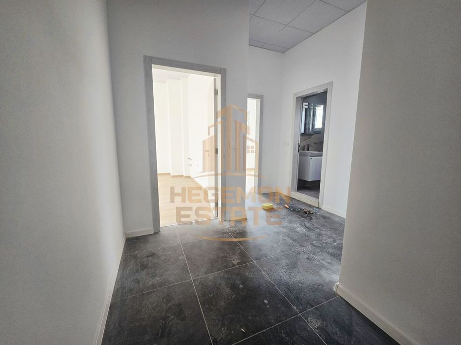 Продава се Тристаен апартамент в Варна, Младост 1 - 92 кв.м за 771 €/кв.м - Снимка #2