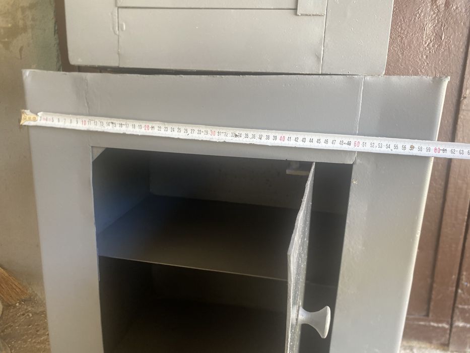 Сейф железный продам