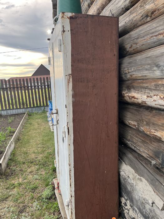 Продам сейф металический