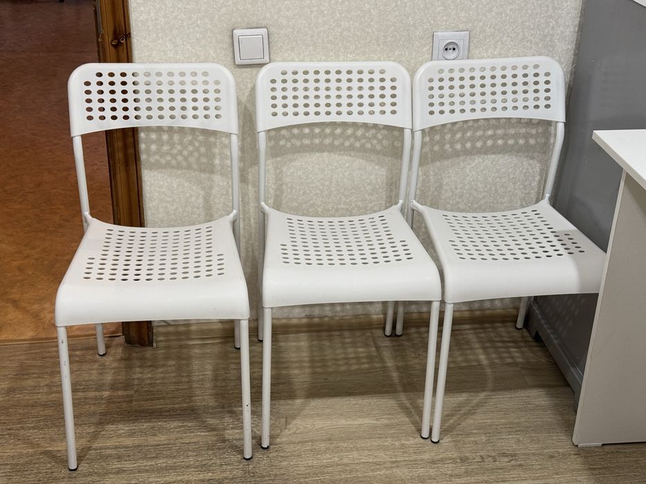 3 шт, Белые обычные стулья