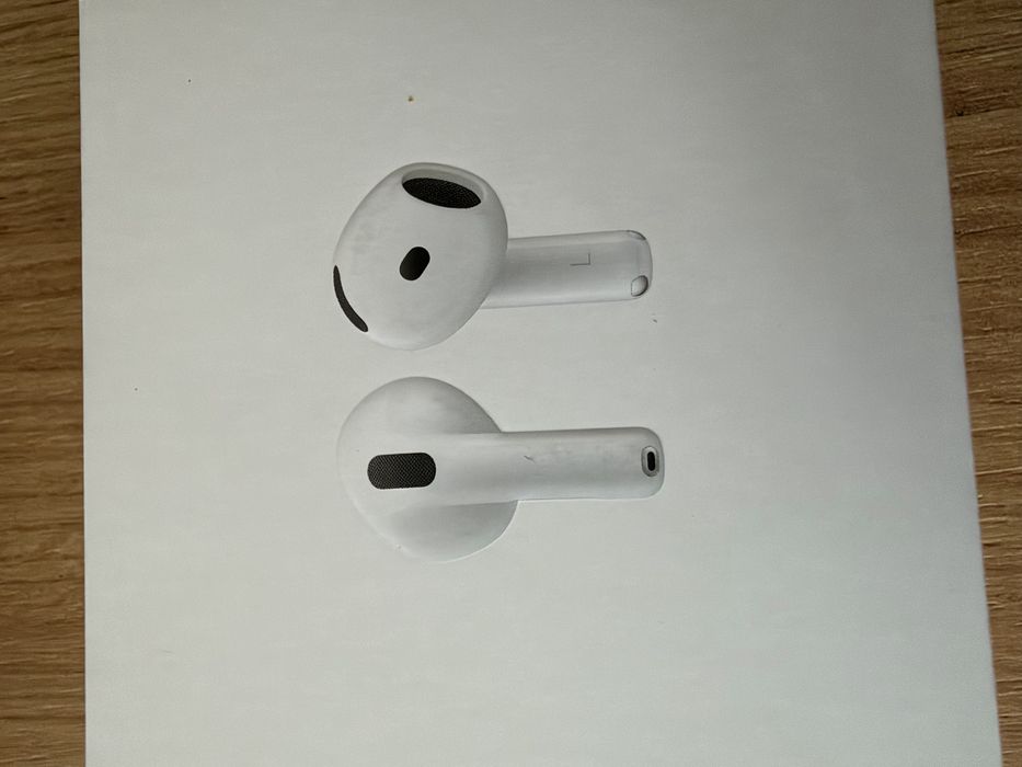 Apple - AirPods 5