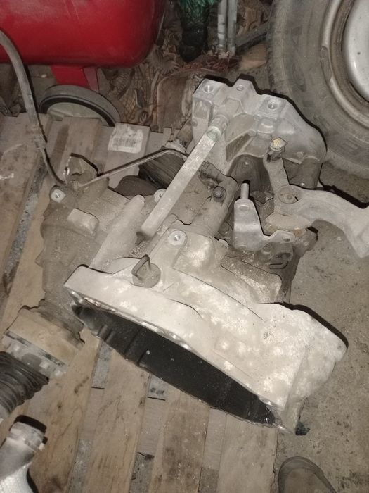 Останали части от SKODA OCTAVIA II 2.0 FSI 150 2005г.