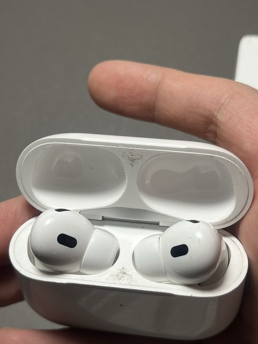 Продаю airpods pro 2 ( 2 поколение)