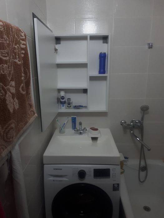 Шкафчик для ванной, зеркало в ванну