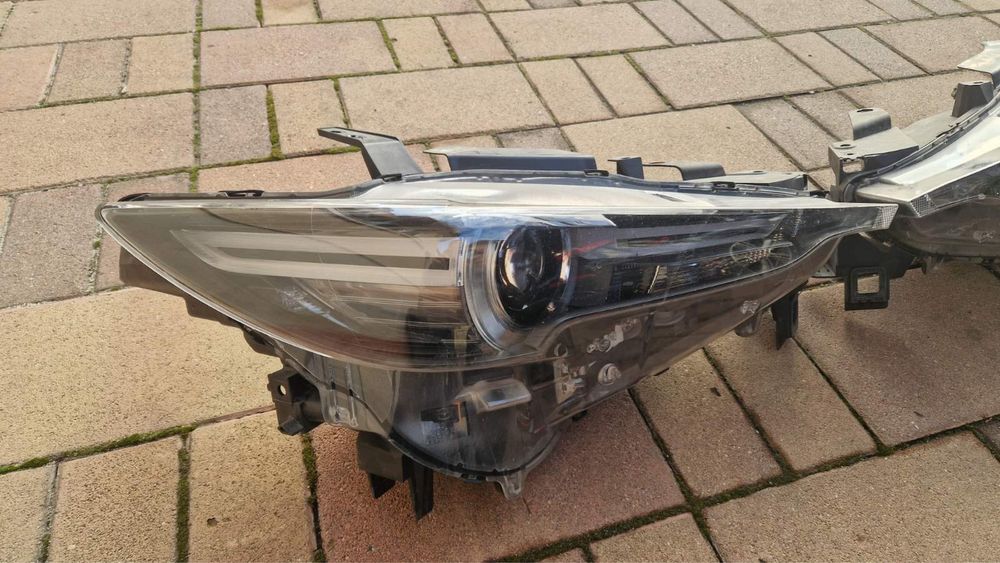 Фар и стоп за Мазда