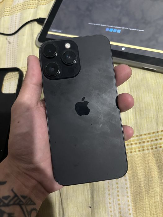 Продам Айфон ХР,  iphone XR