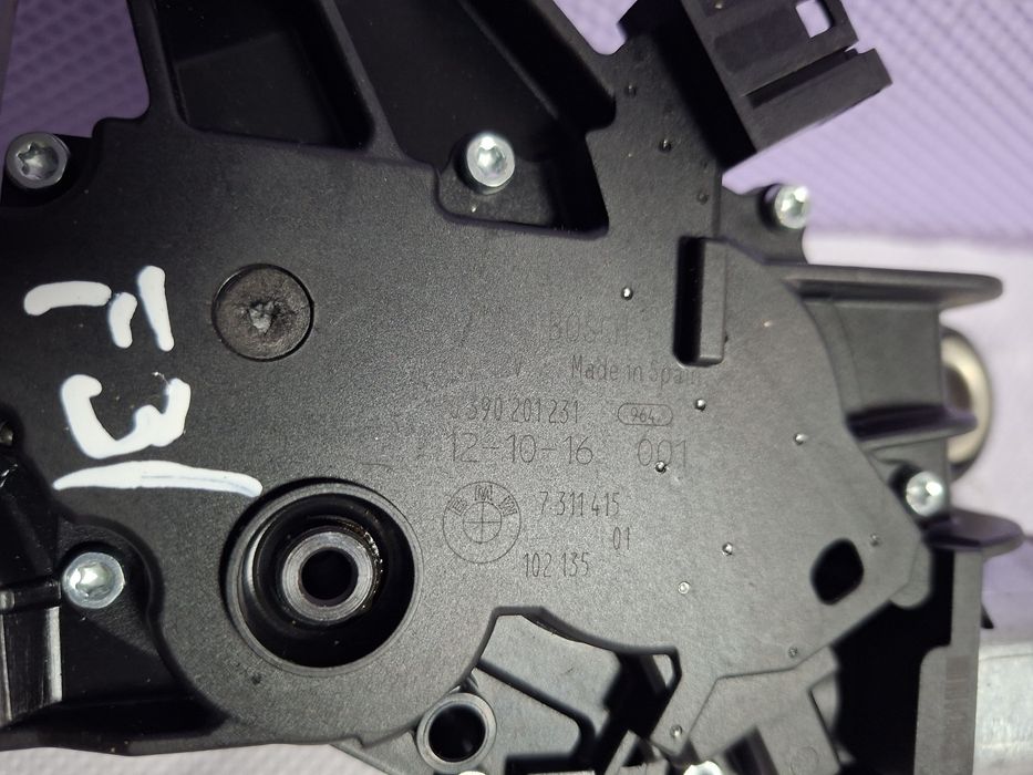 Motoras stergător luneta BMW F11 F31 Cod 7311415