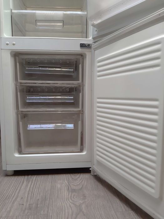 Хладилник с фризер SOGO KB-23