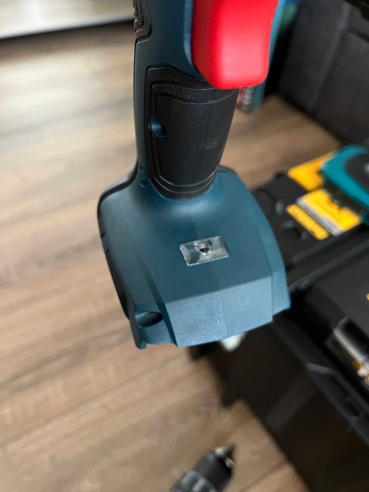 Винтоверти Makita, Bosch.