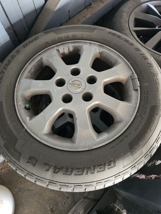 Jante și cauciucuri opel în stare foarte buna