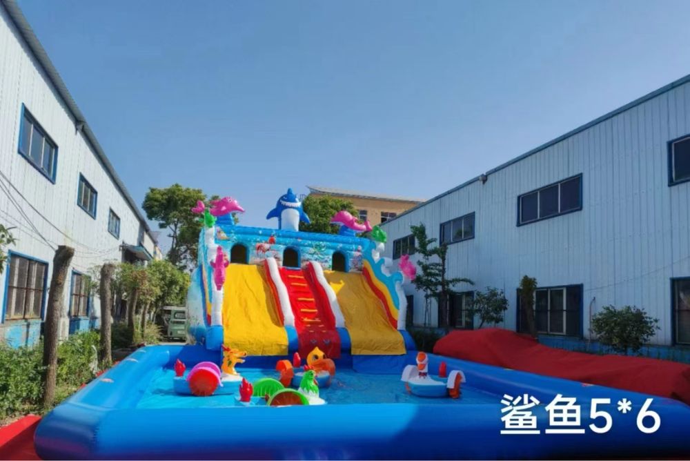 Бассейн с Водными горками и Батут