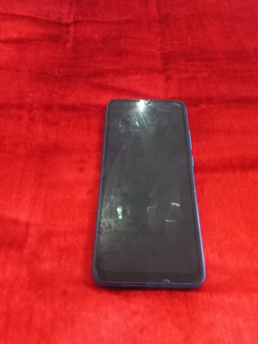 Телефон Redmi в хорошом состоянии