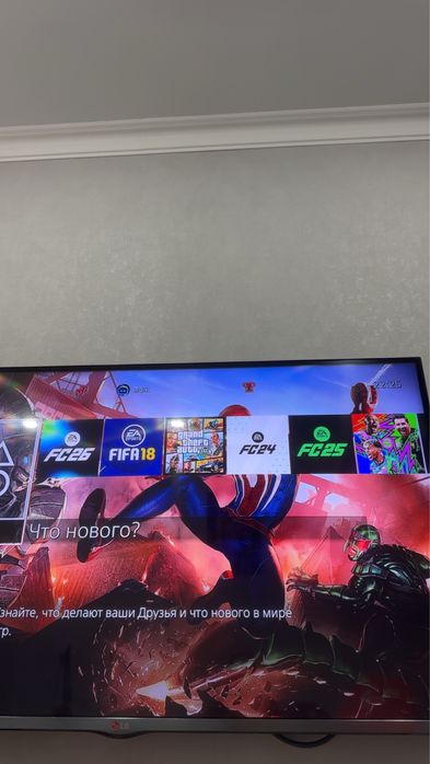 PlayStation 4 Slim в хорошем состояние