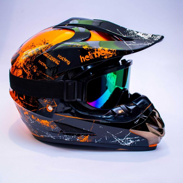 Каска подходяща за мотокрос , планински велосипед , ел. тротинетка