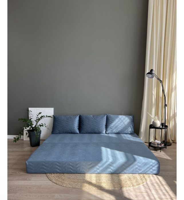 Бескркасный диван