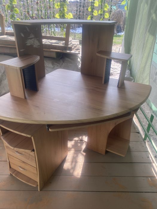 Стол компьютерный