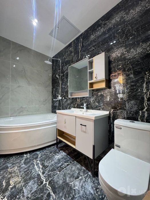 3 коттеджа вдоль дороги, 400м², 3 этажа, 6 комнат, Юнусабад, Тикланиш
