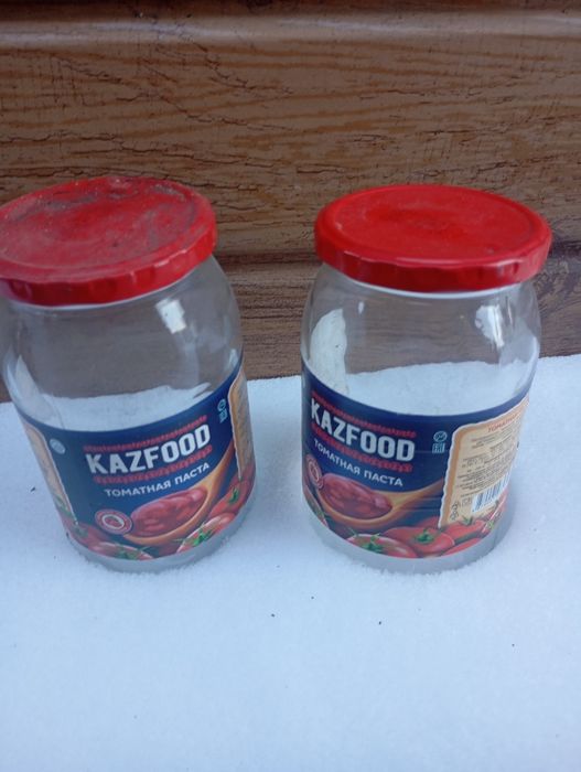 Продаю банки литровые.