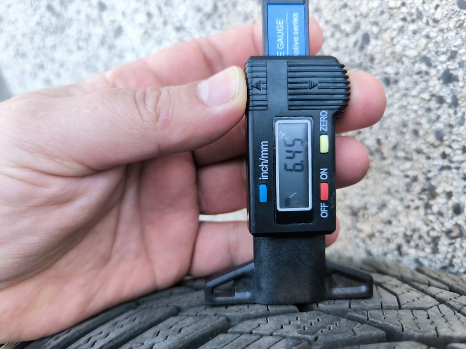 Зимни гуми 205/55/16 с джанти.