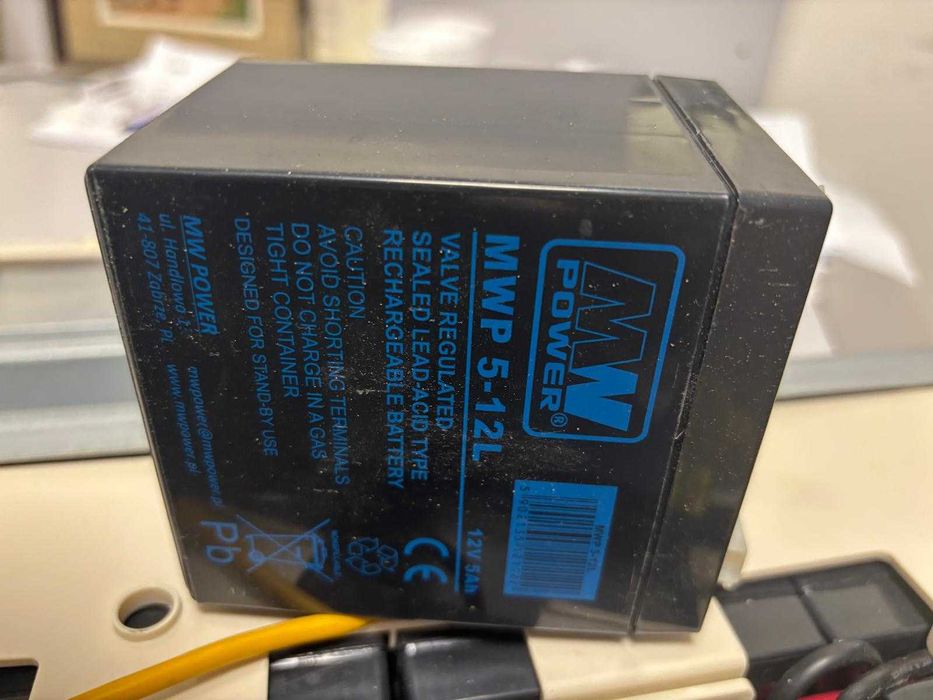 APC SMART UPS  X 2200 VA baterii noi