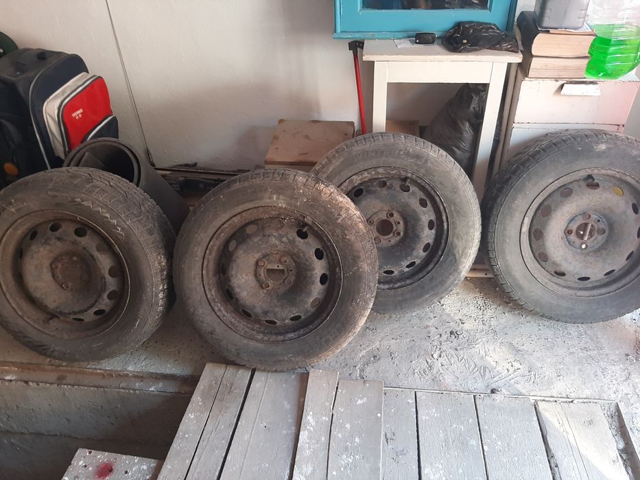 Roti R15 tabla cu cauciucuri iarna