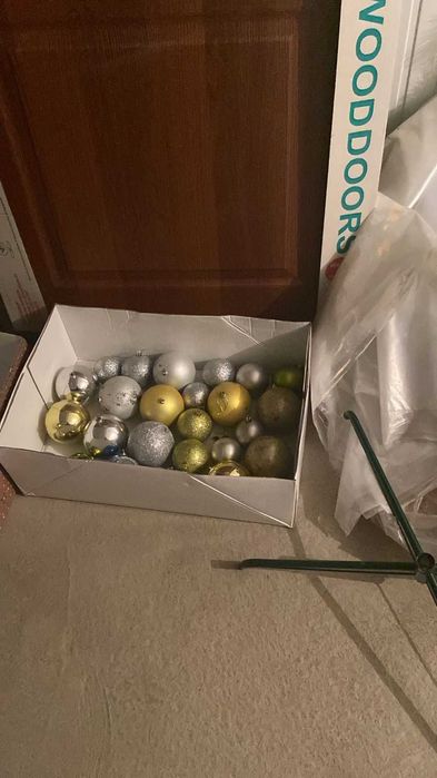 Елка с игрушками