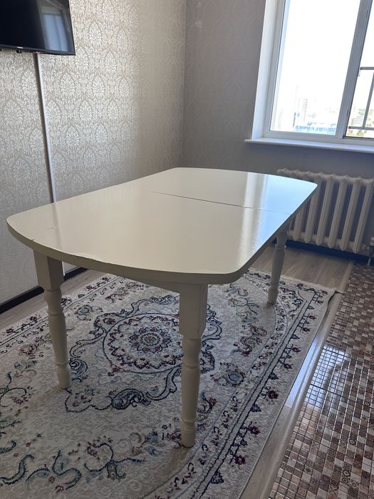 Продам кухонный стол срочно