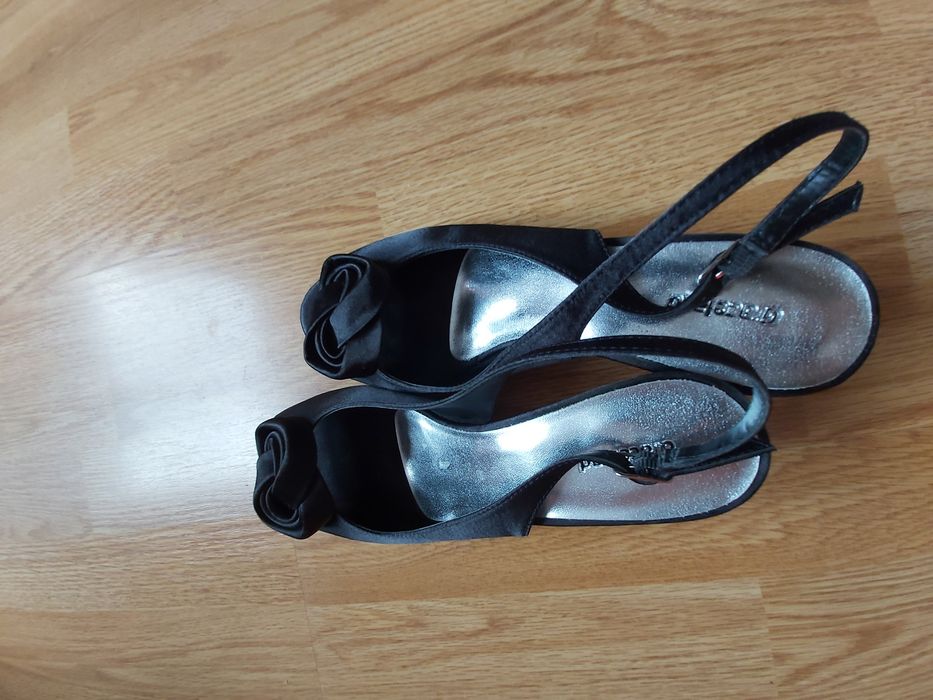 Vand sandale elegante