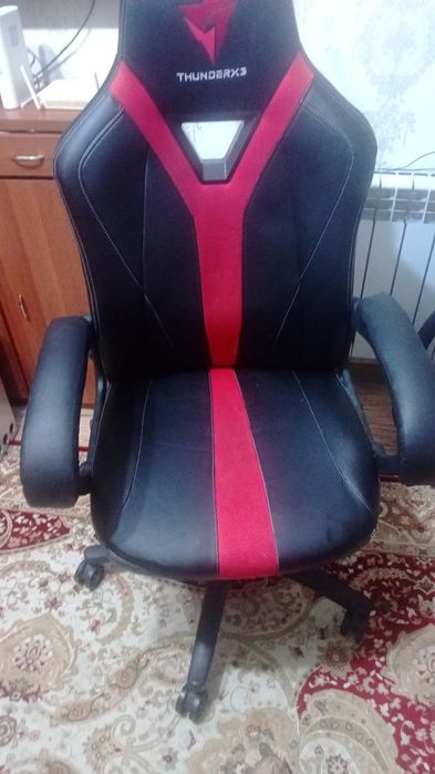 Компьютерное кресло игровое