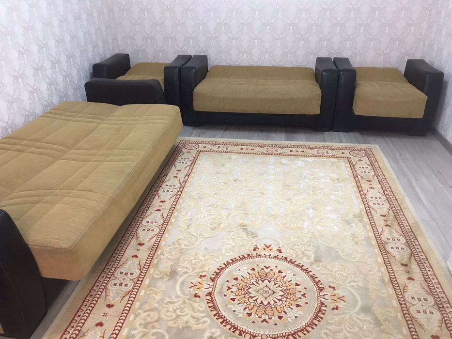 Отличный Диван и кресла