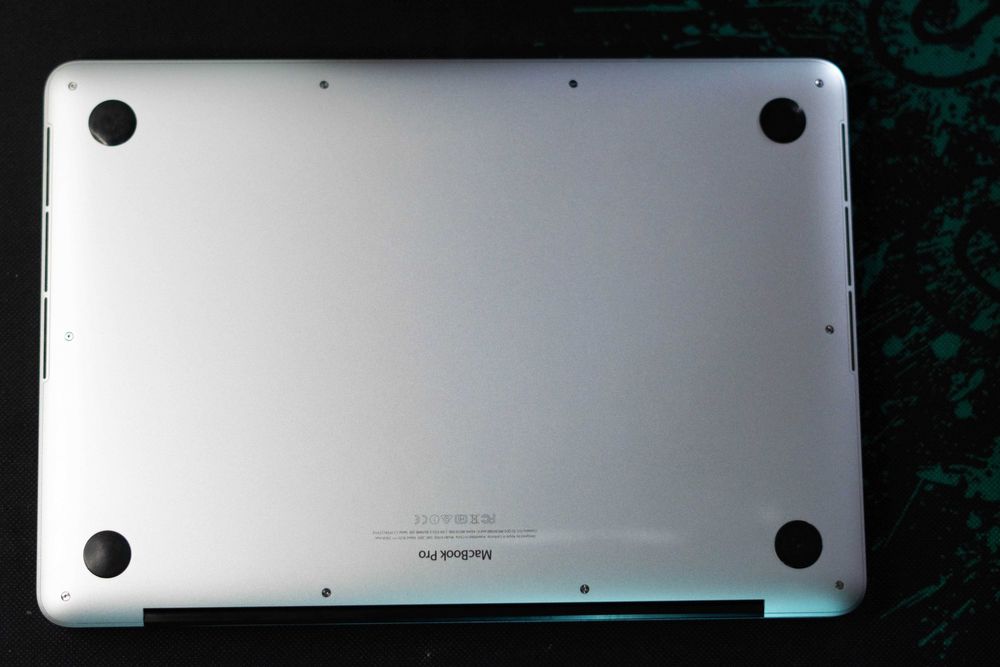 MacBook Pro (с дисплеем Retina, 13 дюйм., mid 15)