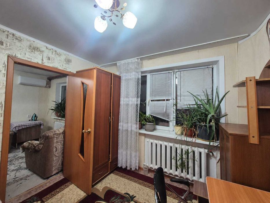 Продам 4 комн квартиру на 6 мкр