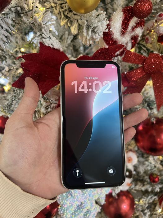 Продам IPhone 11 128 не вскрытый