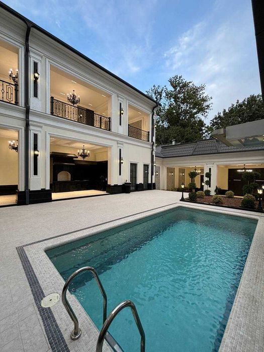 Евродом Центр Луначарского 5 соток 8 комнат Бассейн