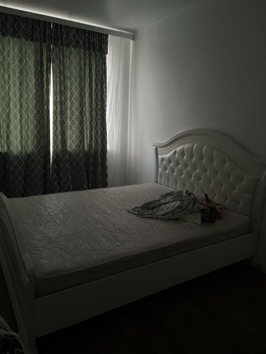 Продам спальный гарнитур