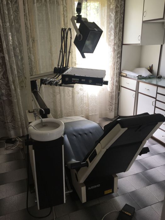 Продавам зъболекарски стол