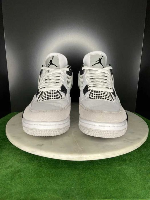 Sneakers Jordan4 Military Black cu eticheta (nu Nike, Gucci, Adidas, Balenciaga)